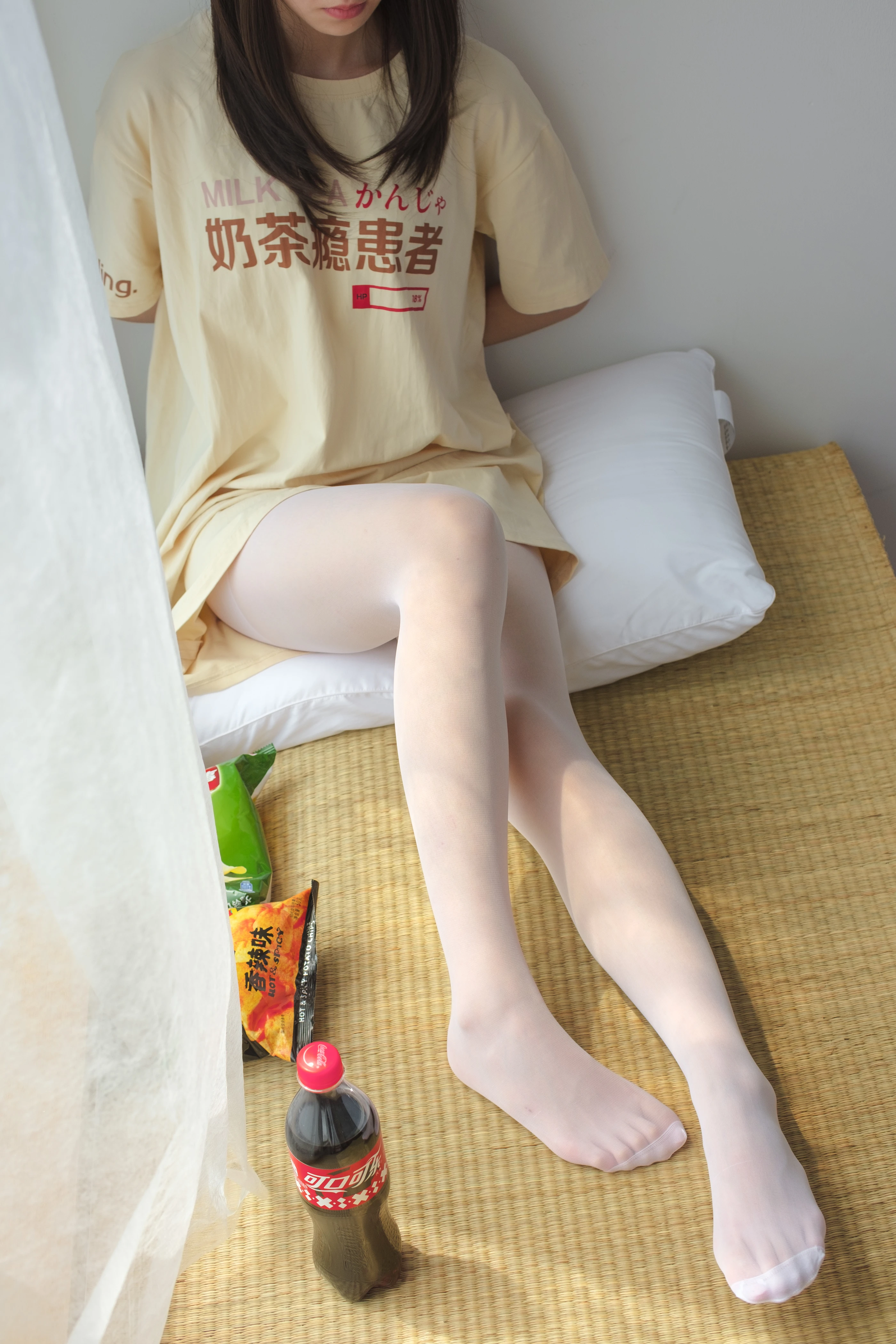 森萝财团 [SSR-010] 凉席上的白丝美足少女 [88P]插图